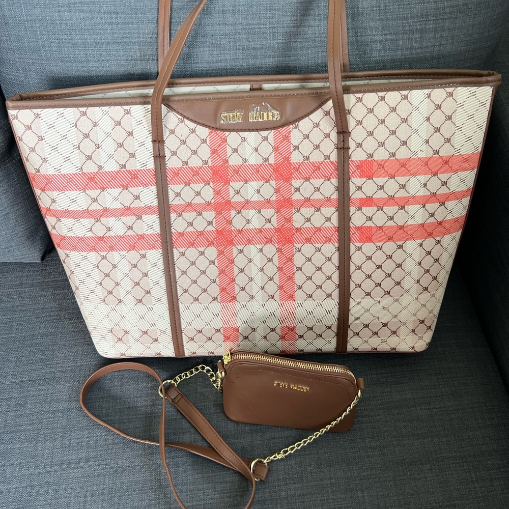 NWT STEVE MADDEN LARGE TOTE & SMALL CROSSBODY BAG - Picture 3 of 6